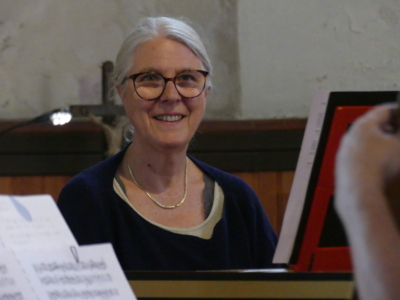 25 juillet 2024 - Ensemble La Piémontoise - Anna Cavalli - © N.A. Anna Cavalli joue du clavecin dans l'église de Bonneval-sur-Arc.